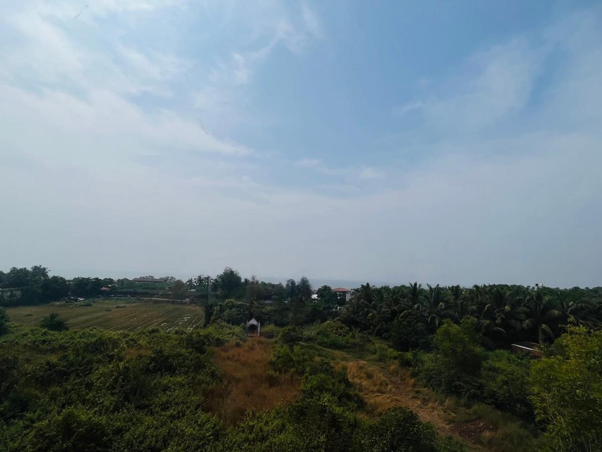 Nagas Hotel Satyavati Морджим Екстериор снимка