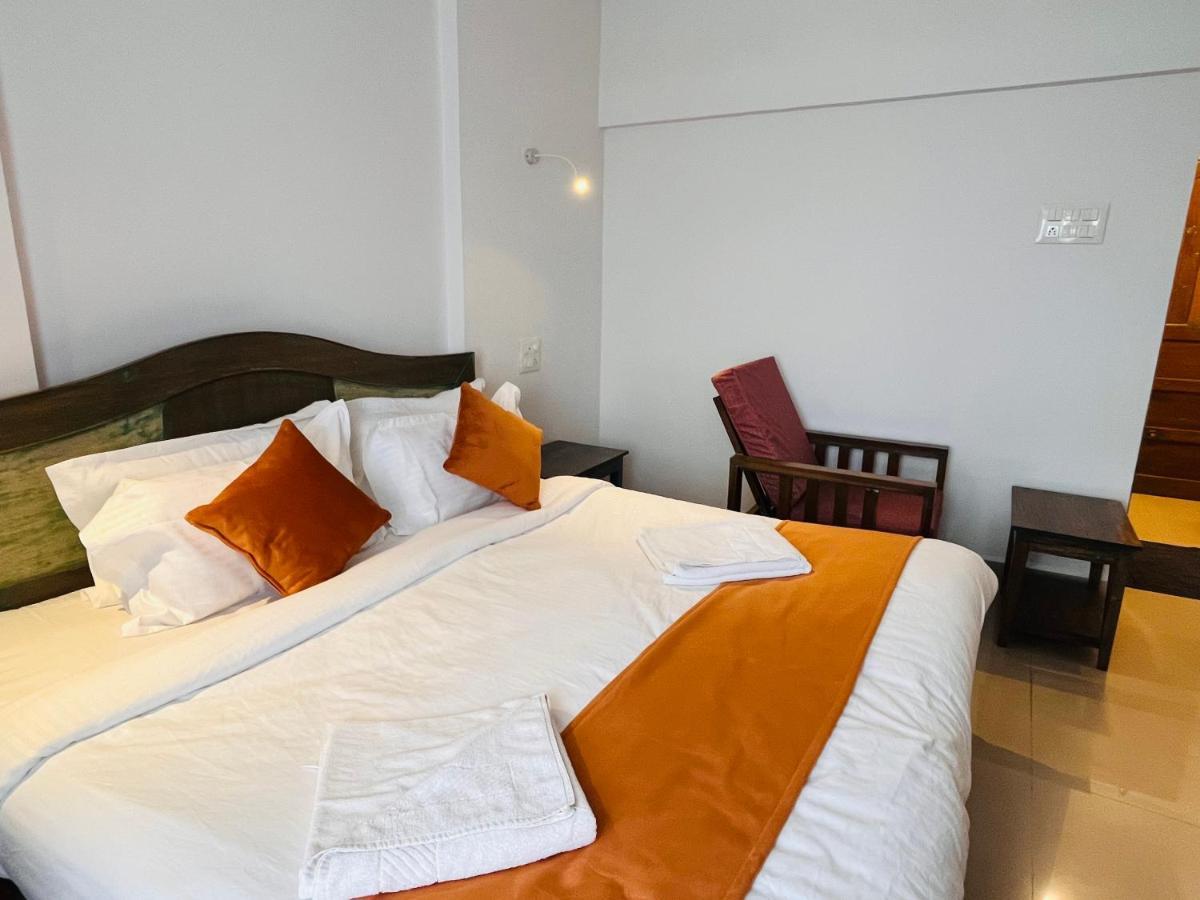 Nagas Hotel Satyavati Морджим Екстериор снимка