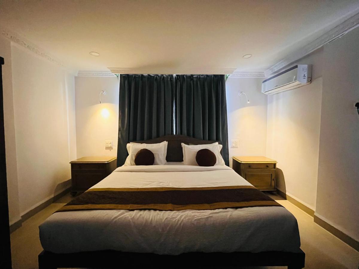 Nagas Hotel Satyavati Морджим Екстериор снимка