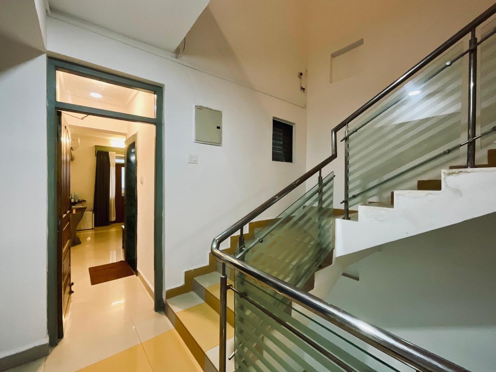Nagas Hotel Satyavati Морджим Екстериор снимка